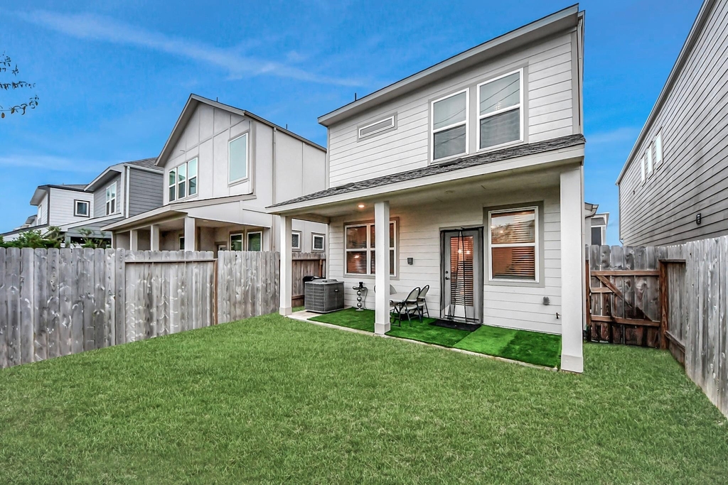 8207 Rising Stream Drive - Photo 2
