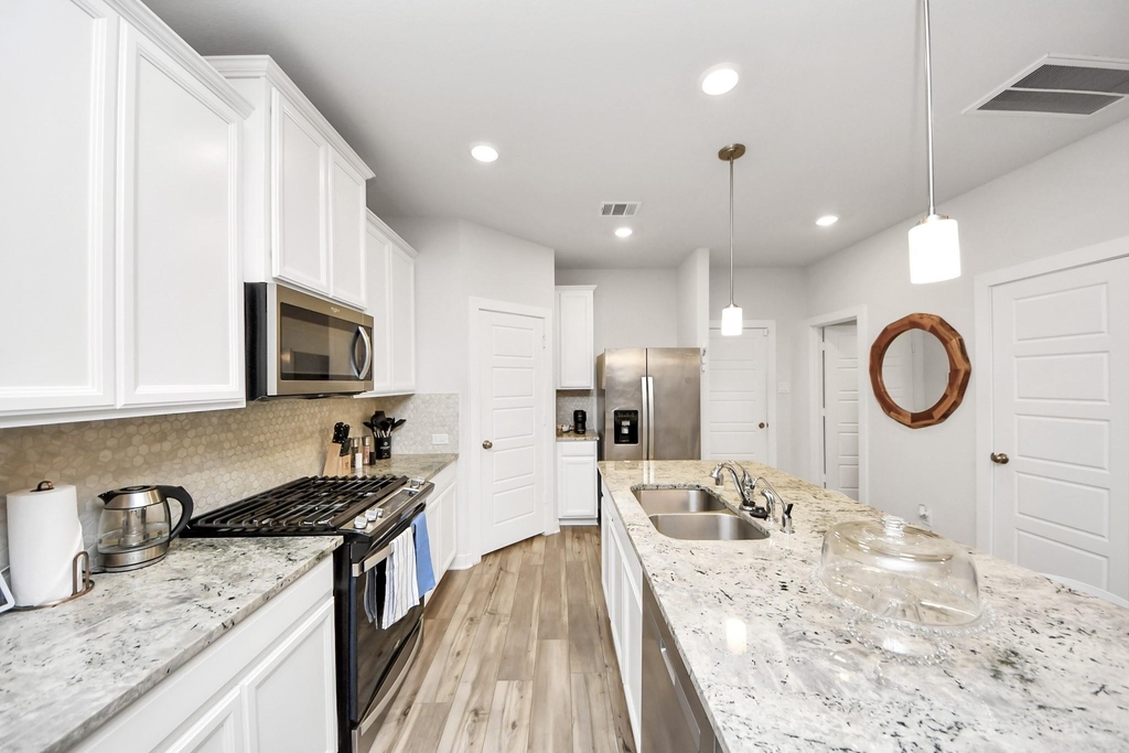 8207 Rising Stream Drive - Photo 15