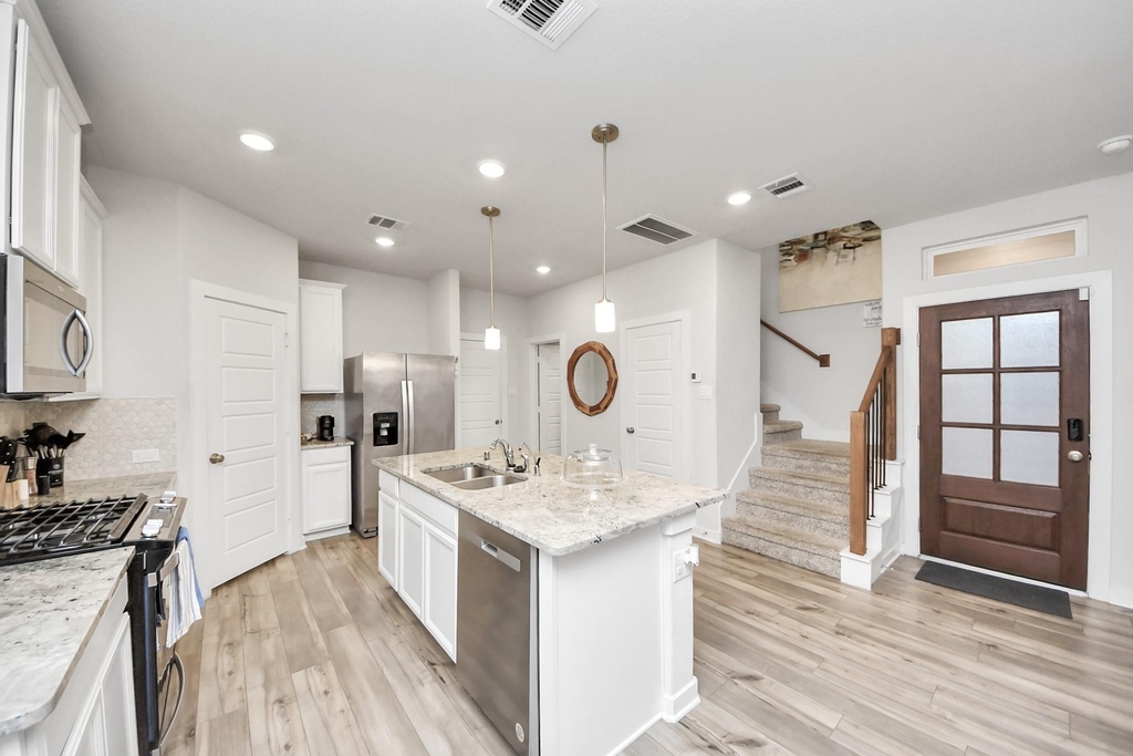 8207 Rising Stream Drive - Photo 14