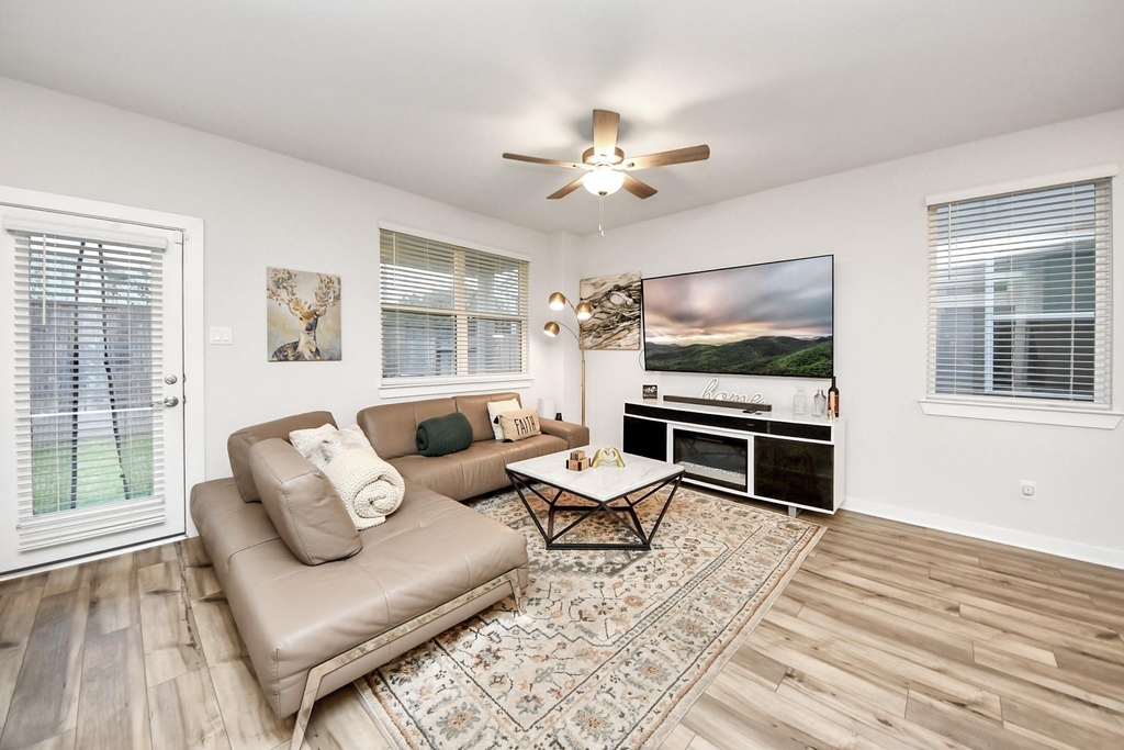8207 Rising Stream Drive - Photo 7