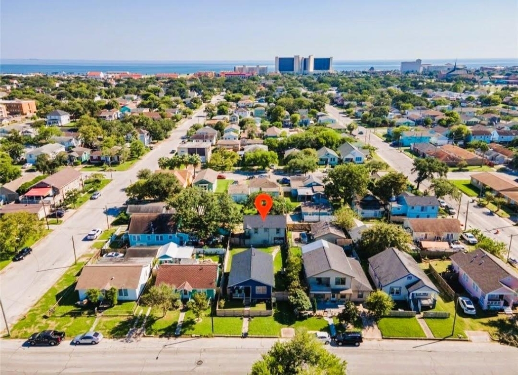 5011 Avenue Q - Photo 0