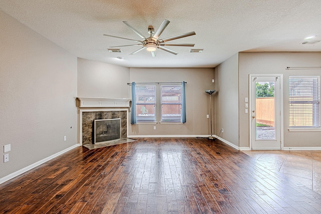 7507 Trail Hollow - Photo 17