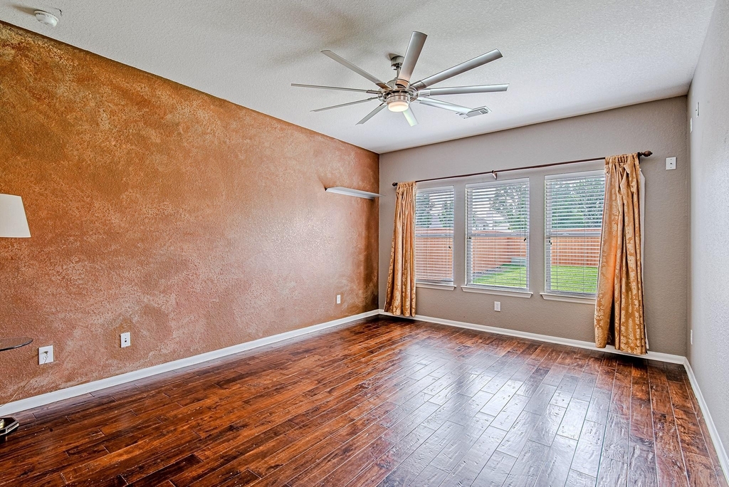 7507 Trail Hollow - Photo 20