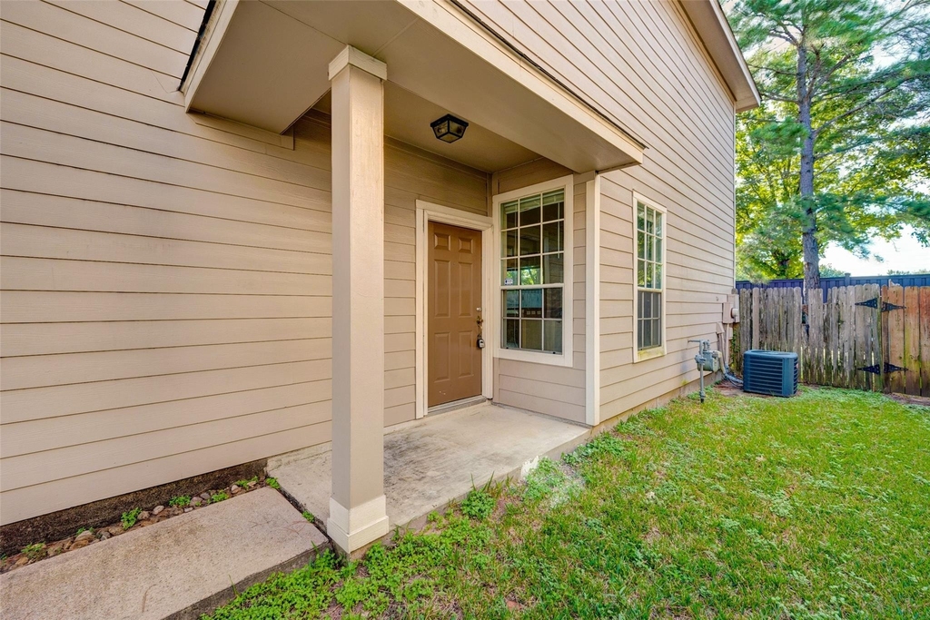 16535 Cairngrove Lane - Photo 2
