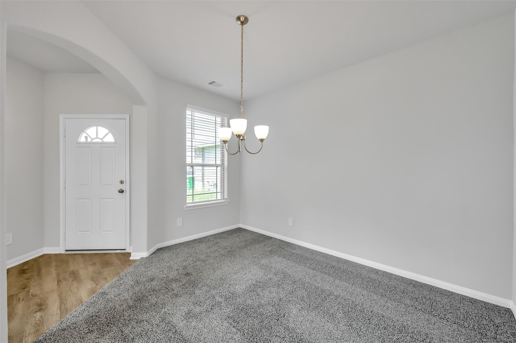 16609 Merry Pines Drive - Photo 3