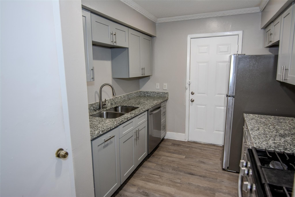 1647 Northwood Street - Photo 3