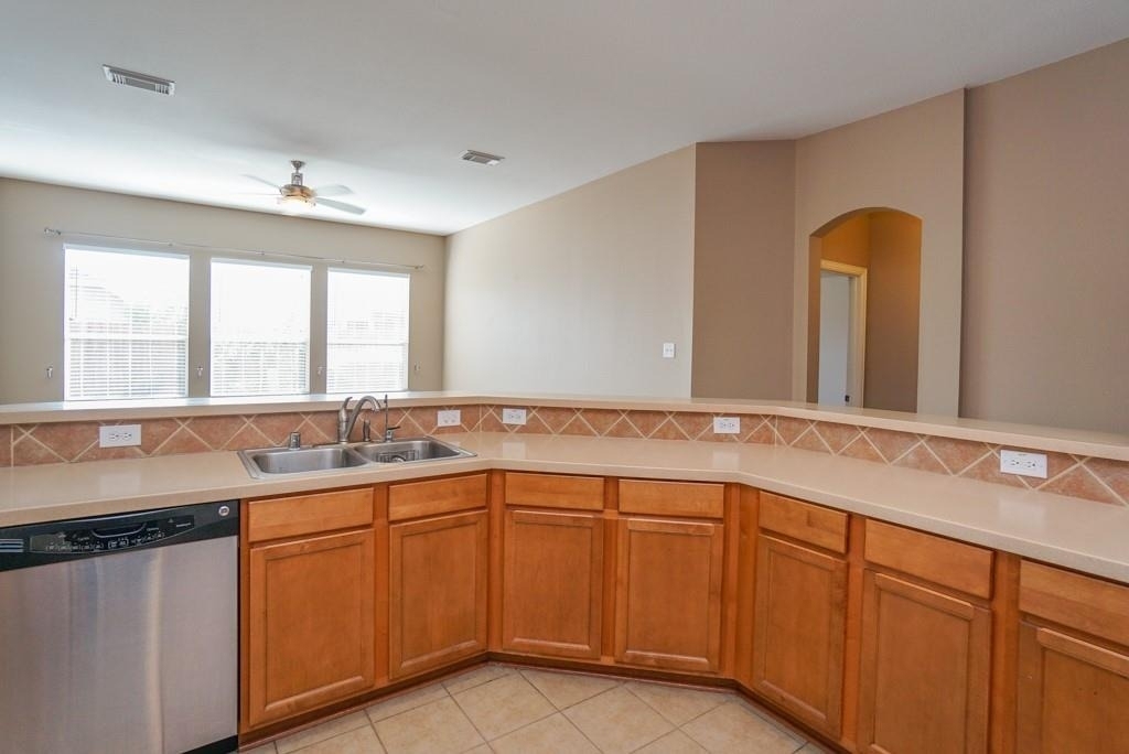 7102 Thistlewood Park Court - Photo 10