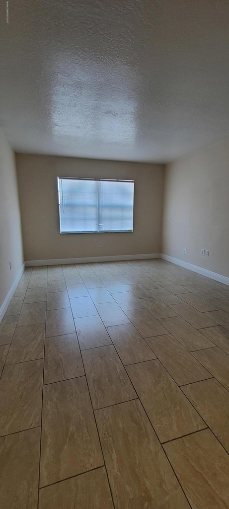 112 Ulster Court - Photo 3