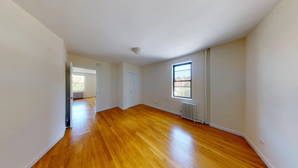 West Broadway - Photo 5