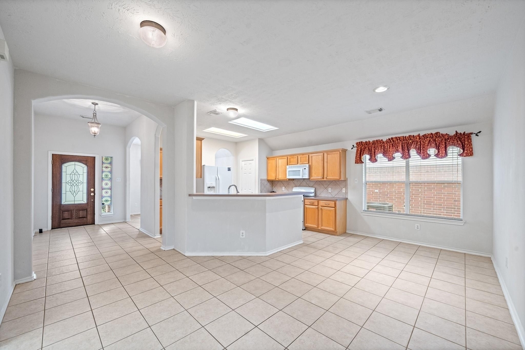 6423 Bonnie Chase Lane - Photo 7