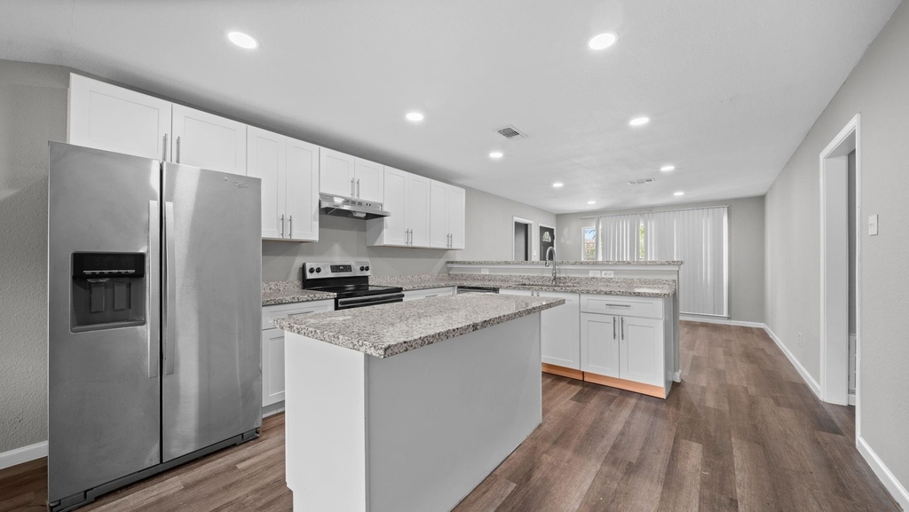 5242 Greylog Drive - Photo 6