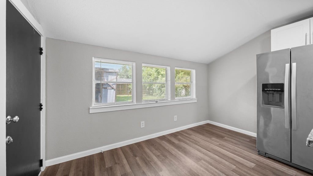 5242 Greylog Drive - Photo 5