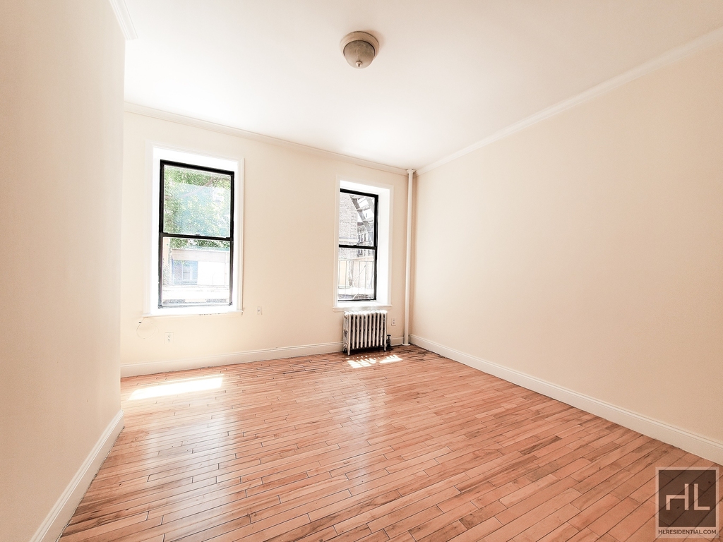 2 Avenue - Photo 2