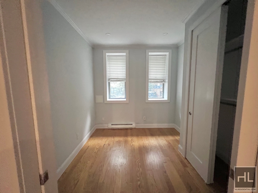 East 80th Street - Photo 4