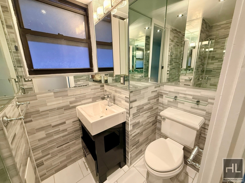 West 103rd Street - Photo 7