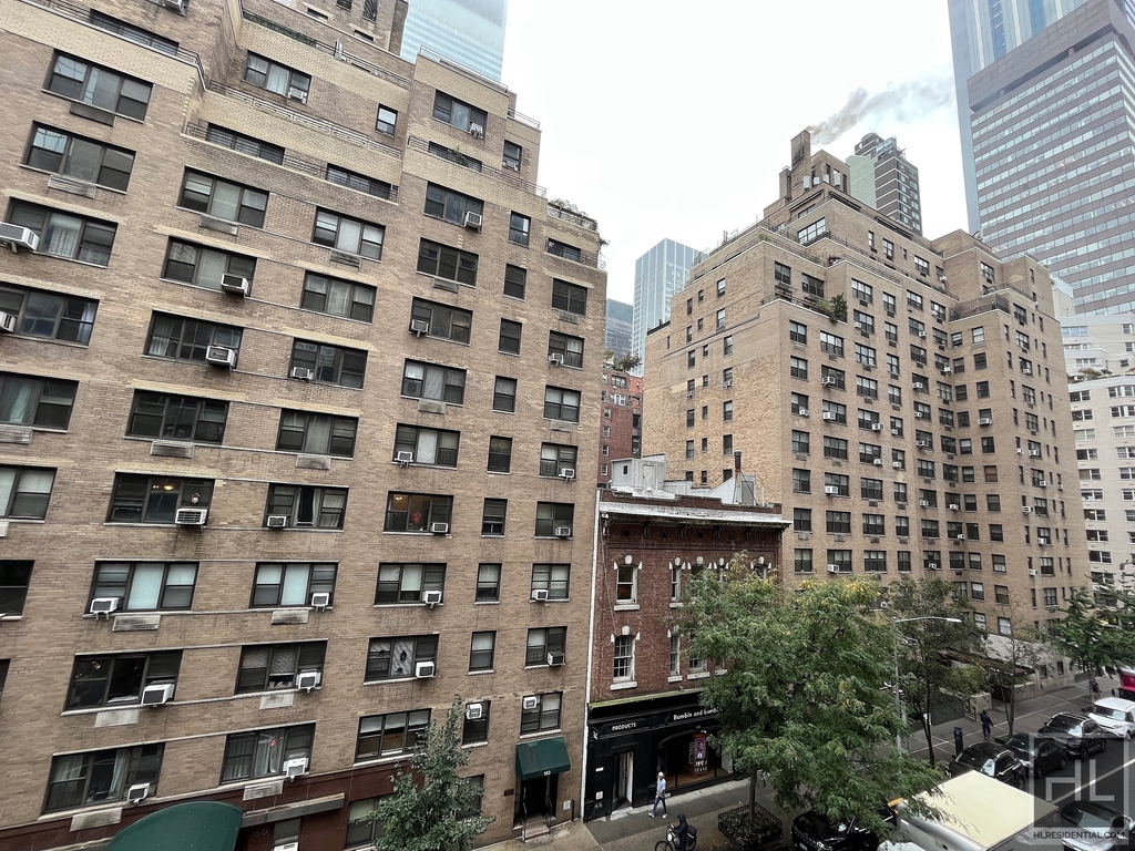 East 56 Street - Photo 14