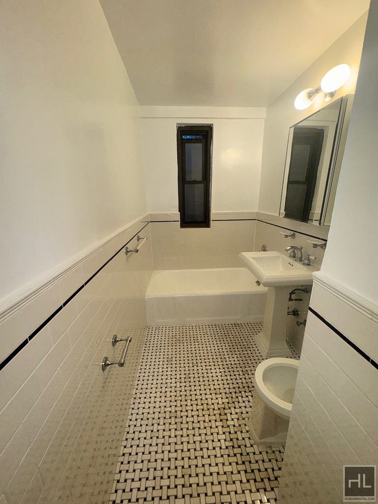 East 56 Street - Photo 10