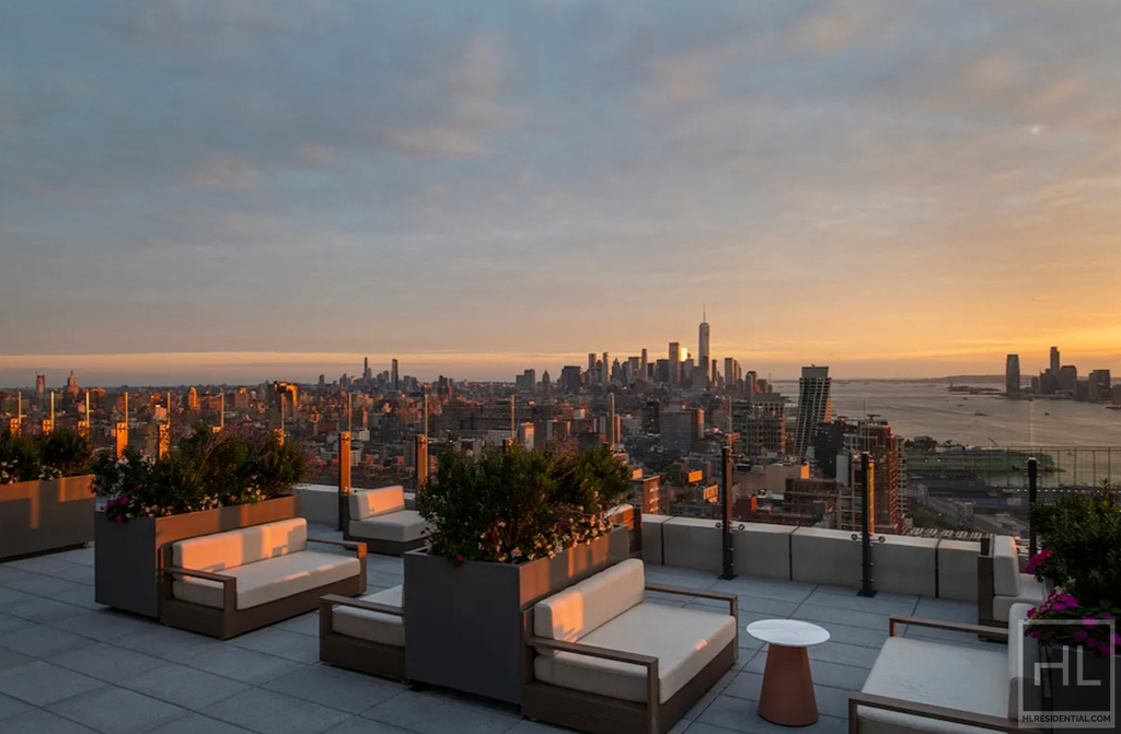 11th Avenue - Photo 9