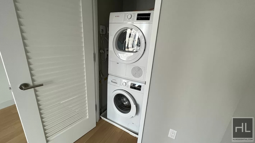 11th Avenue - Photo 3