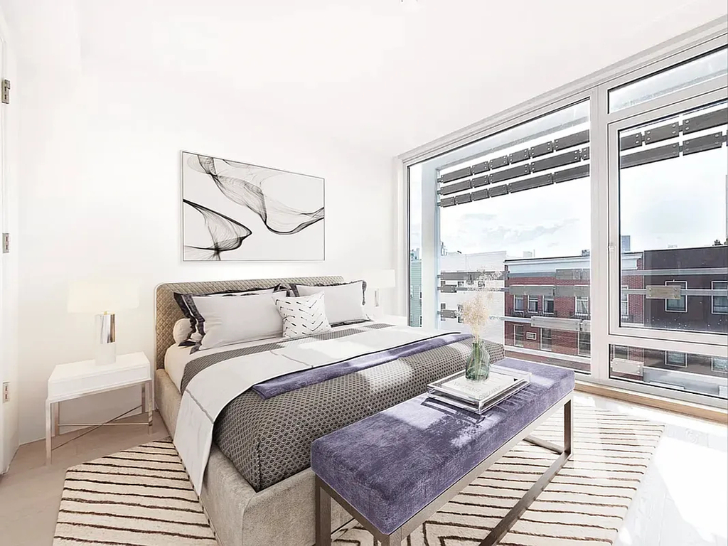 632 Lorimer Street - Photo 2