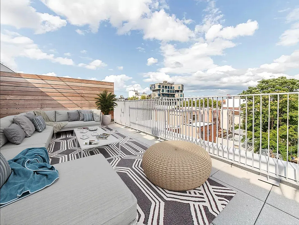 632 Lorimer Street - Photo 3