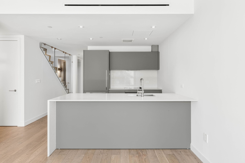 632 Lorimer Street - Photo 4