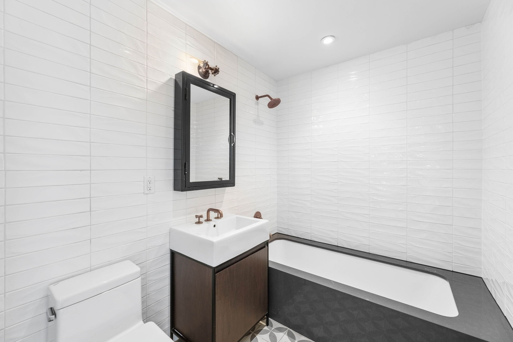 632 Lorimer Street - Photo 9