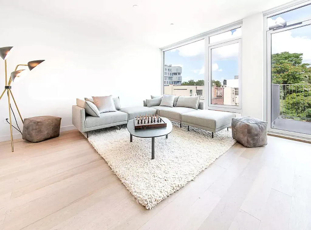 632 Lorimer Street - Photo 0