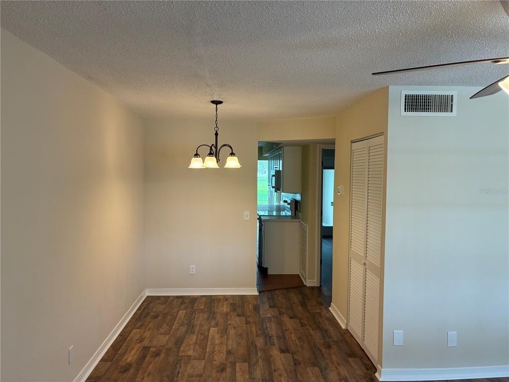 4705 1st Street Ne - Photo 4