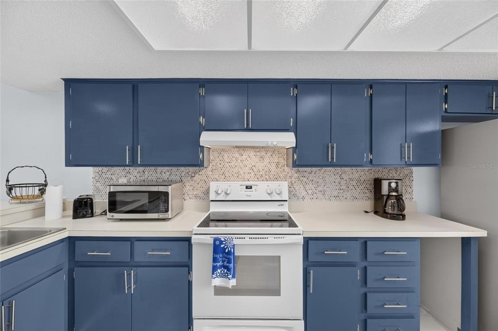 115 Lakeview Place - Photo 16