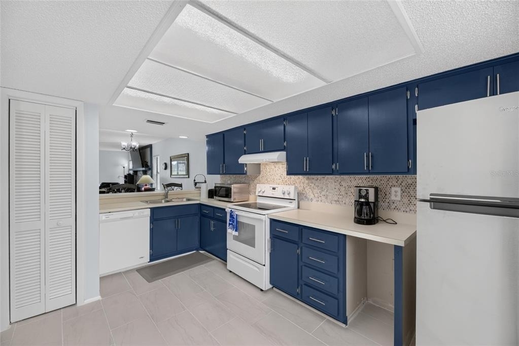 115 Lakeview Place - Photo 17