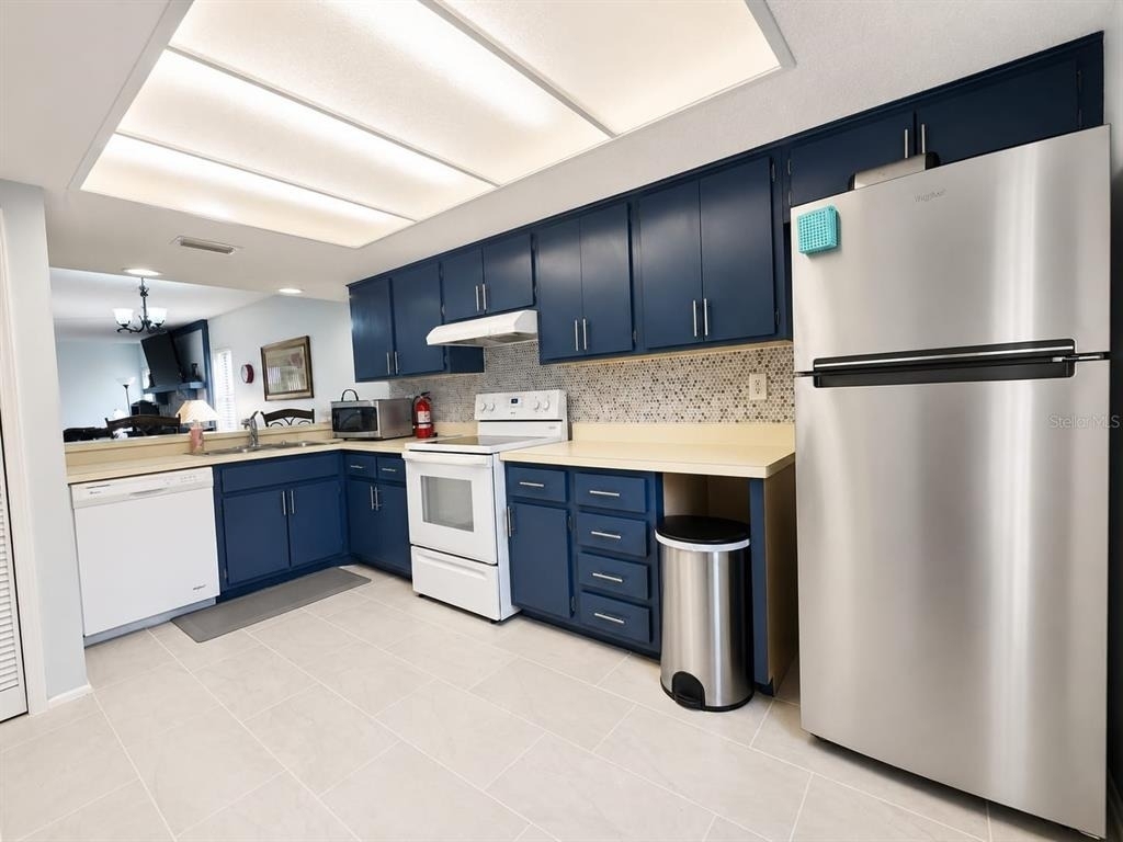 115 Lakeview Place - Photo 4