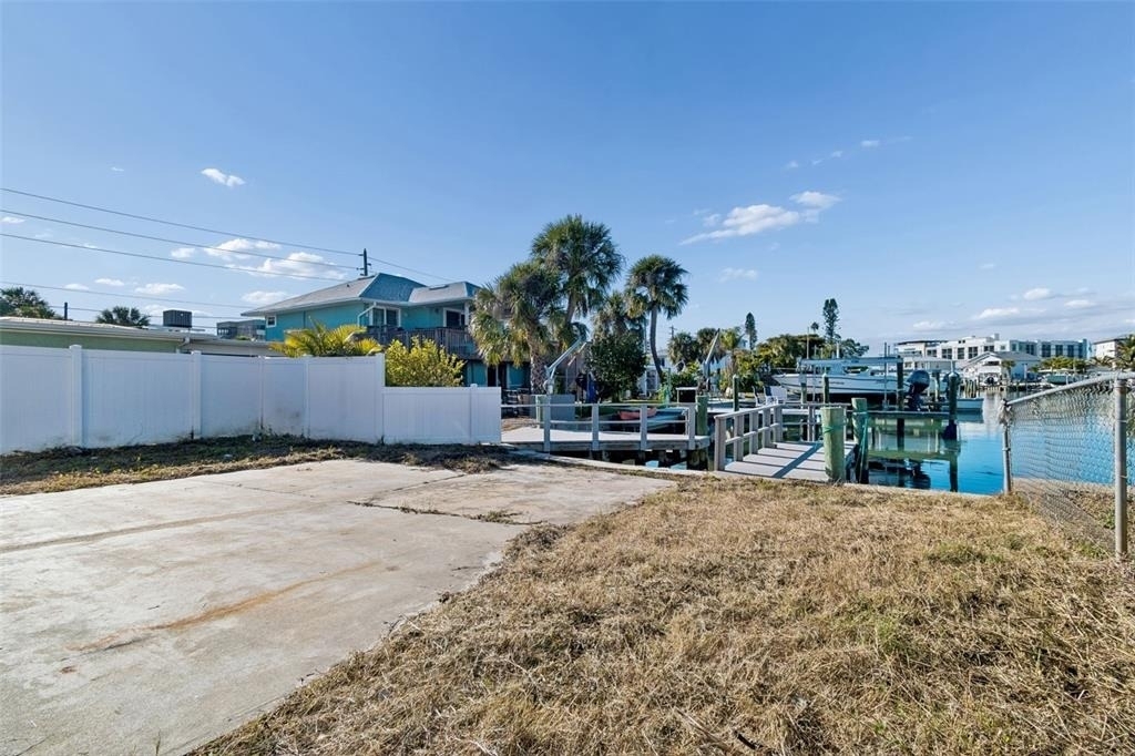 14919 N Bayshore Drive - Photo 29