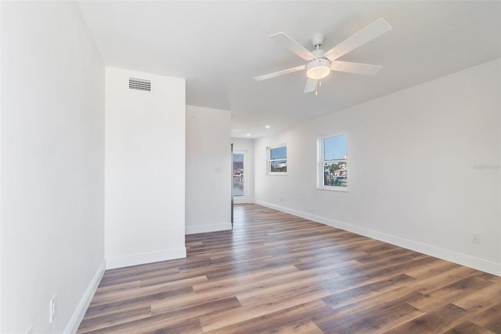 14919 N Bayshore Drive - Photo 8