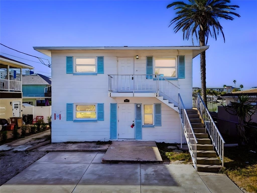 14919 N Bayshore Drive - Photo 2