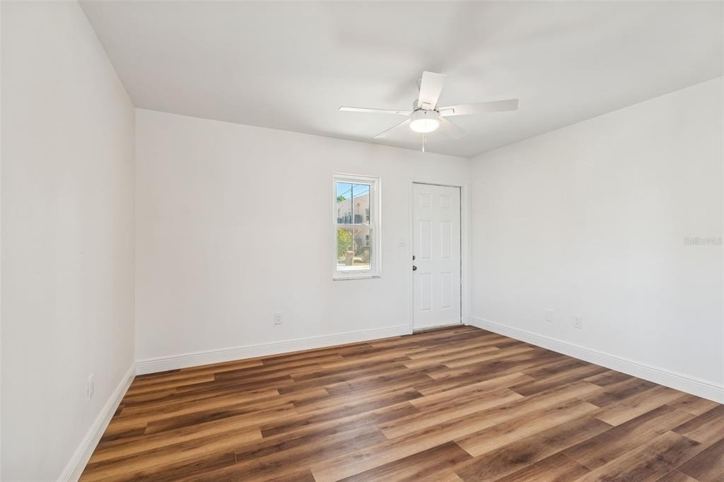 14919 N Bayshore Drive - Photo 11
