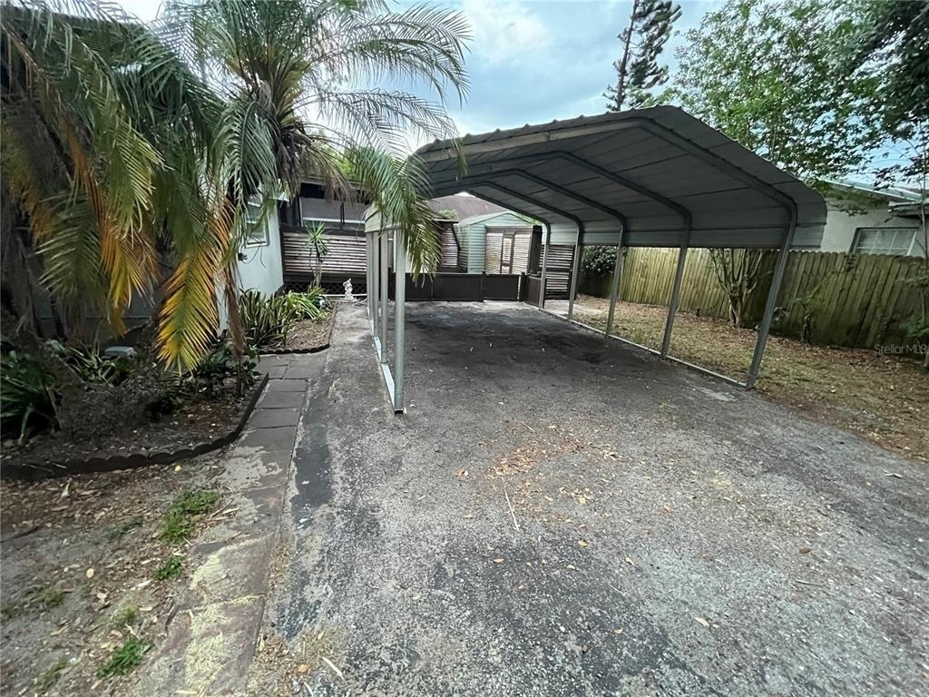 5325 Lime Avenue - Photo 2
