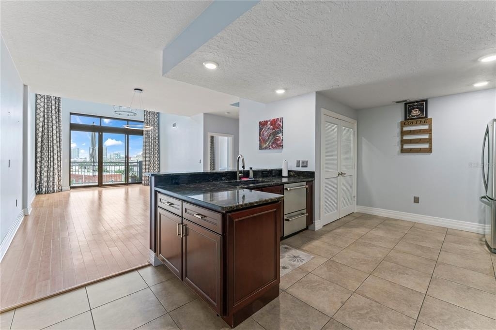 1108 N Franklin Street - Photo 12