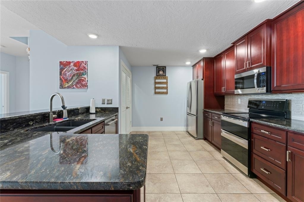 1108 N Franklin Street - Photo 13