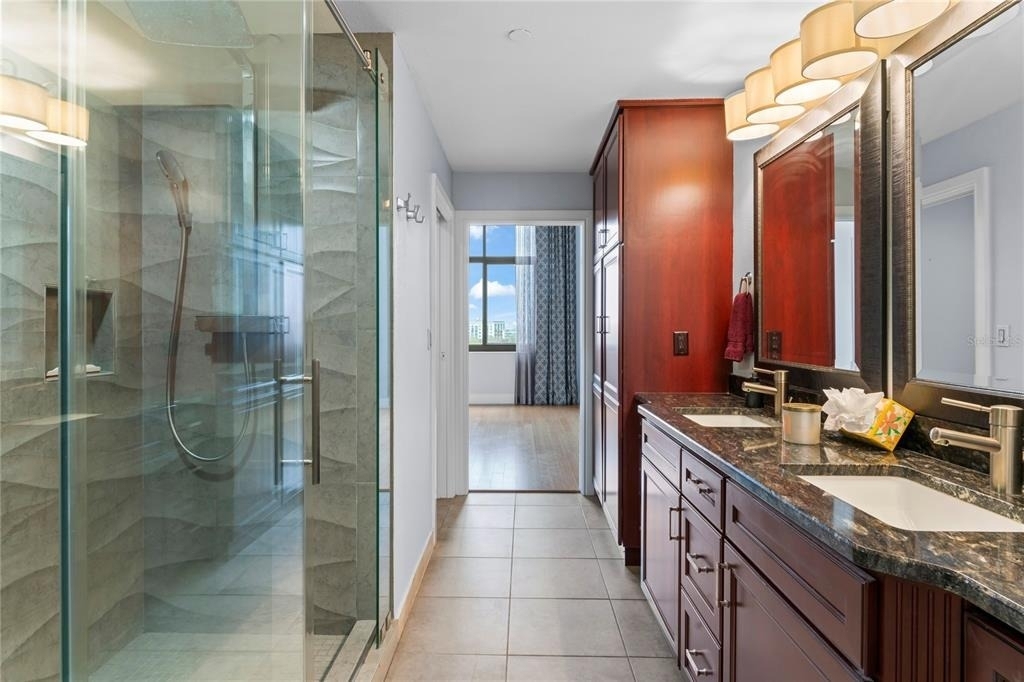 1108 N Franklin Street - Photo 4