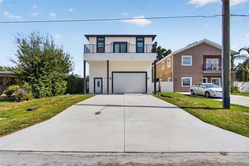 3022 W Douglas Street - Photo 0