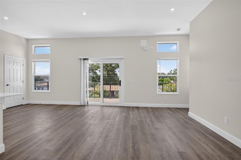 3022 W Douglas Street - Photo 4