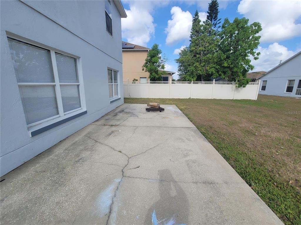 319 Alegriano Court - Photo 16