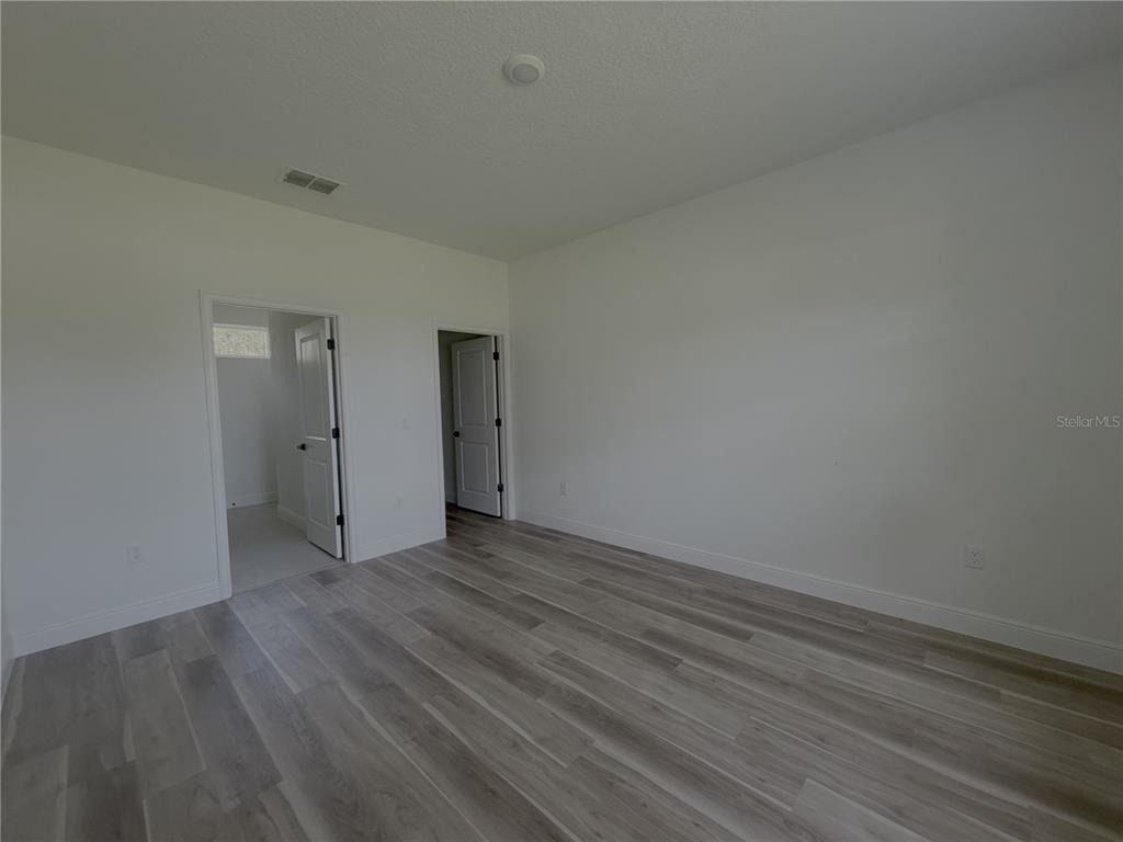 1852 W Quaker Lane - Photo 5