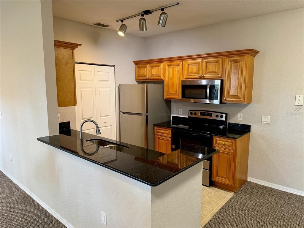 826 Grand Regency Point - Photo 4