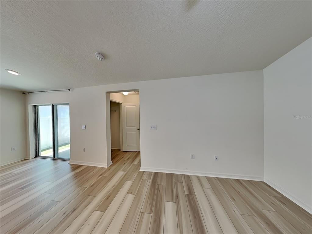 1052 Papaya Circle - Photo 2