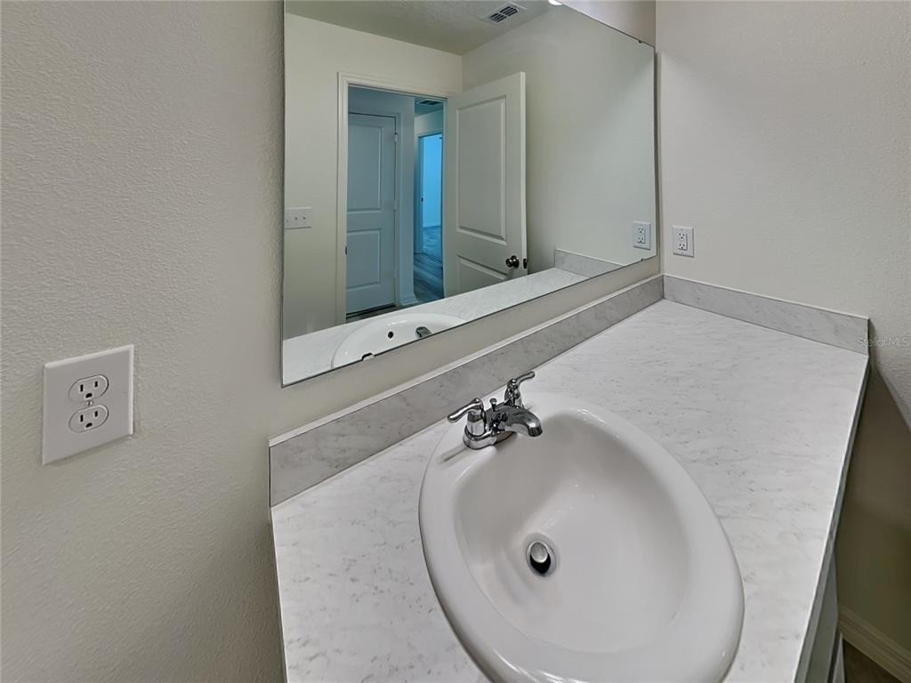 1052 Papaya Circle - Photo 16