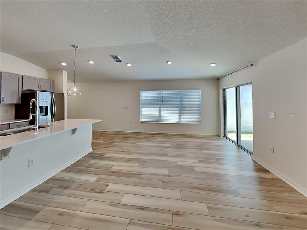 1052 Papaya Circle - Photo 3