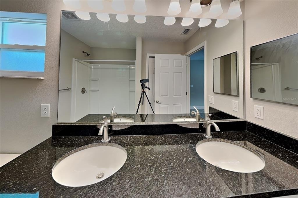 7961 N Primrose Drive - Photo 5