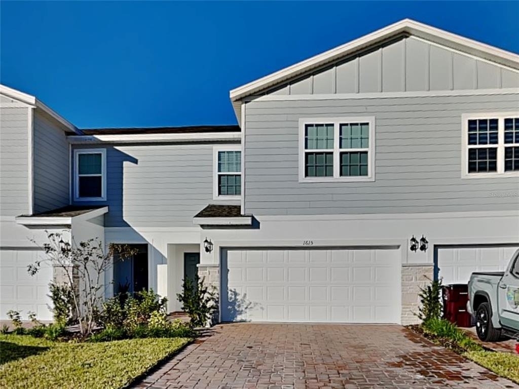 1615 Cloudy Court - Photo 0